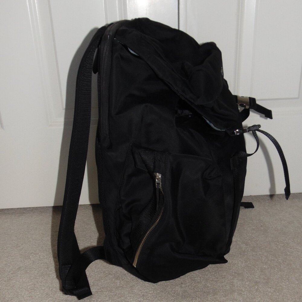 LULULEMON BACKPACK - Picture 4 of 8